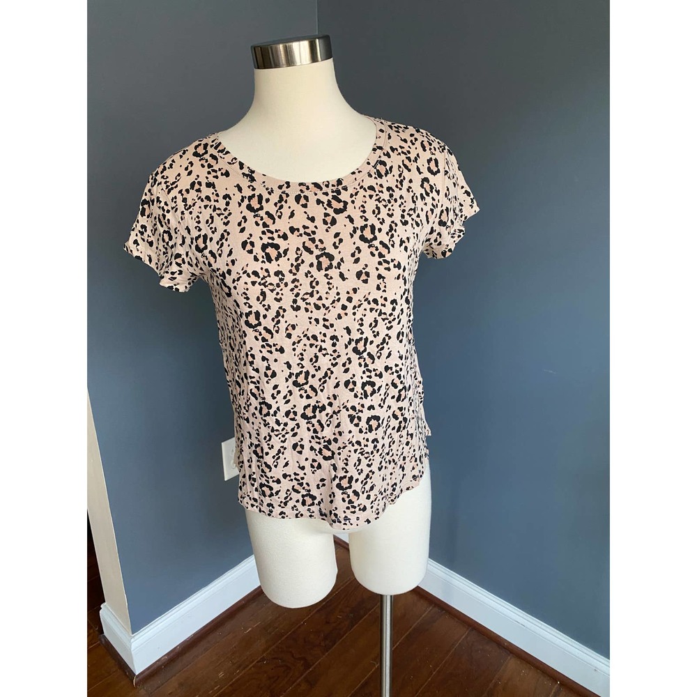H&M leopard t shirt, size XS